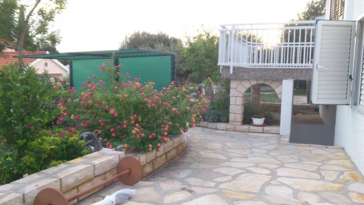 Apartman Duje Petrcane Exterior foto