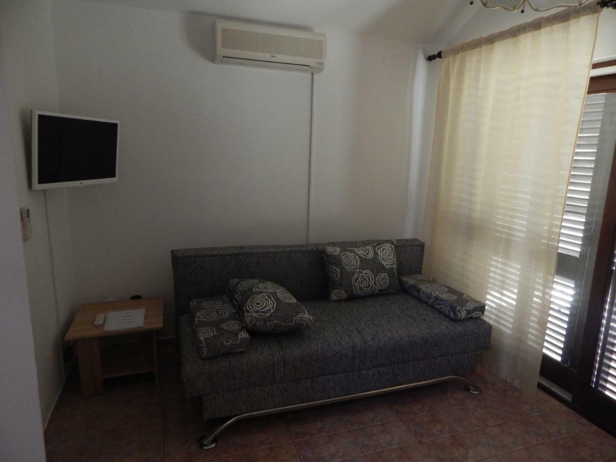 Apartman Duje Petrcane Exterior foto