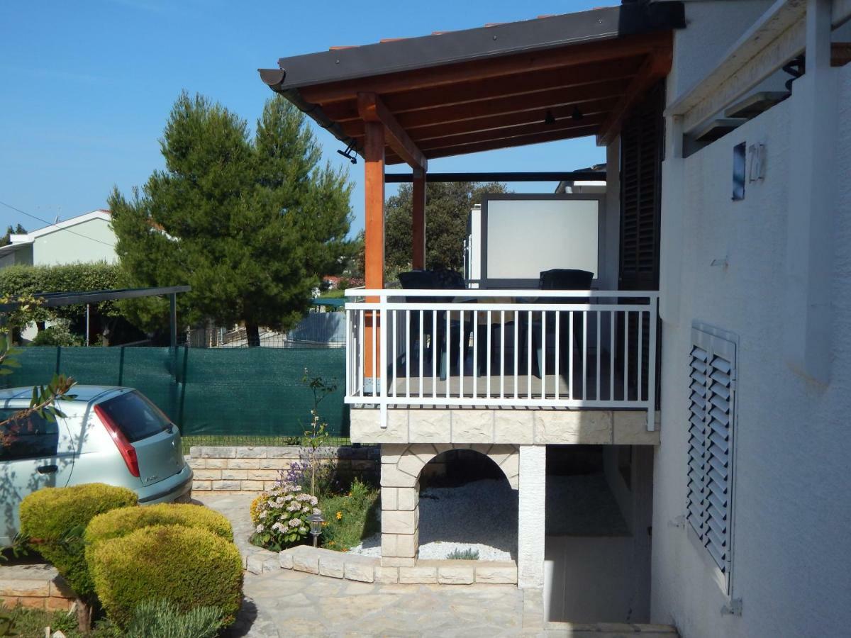 Apartman Duje Petrcane Exterior foto